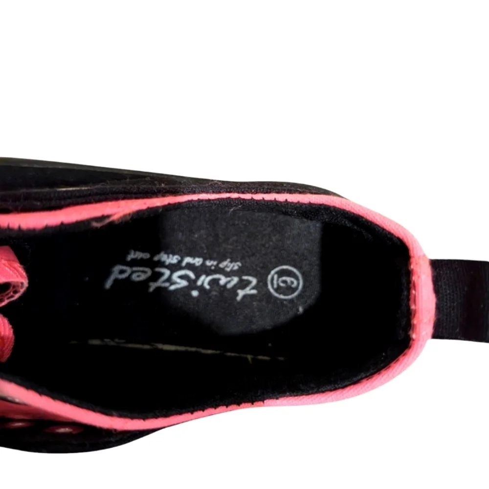 Twisted Woman Canvas KIX Double Upper Lo-Top Sneaker Black/NEONPINK Size 6